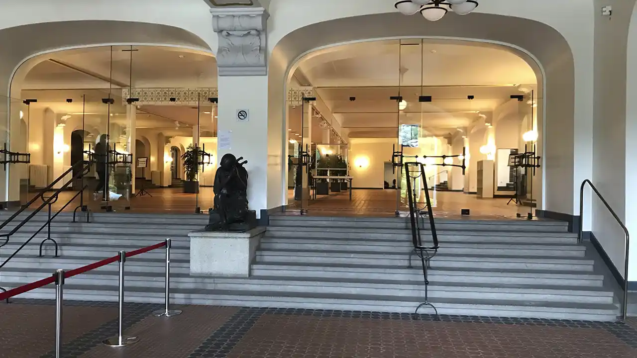 Kaiser-Friedrich-Halle – Eingangsbereich innen