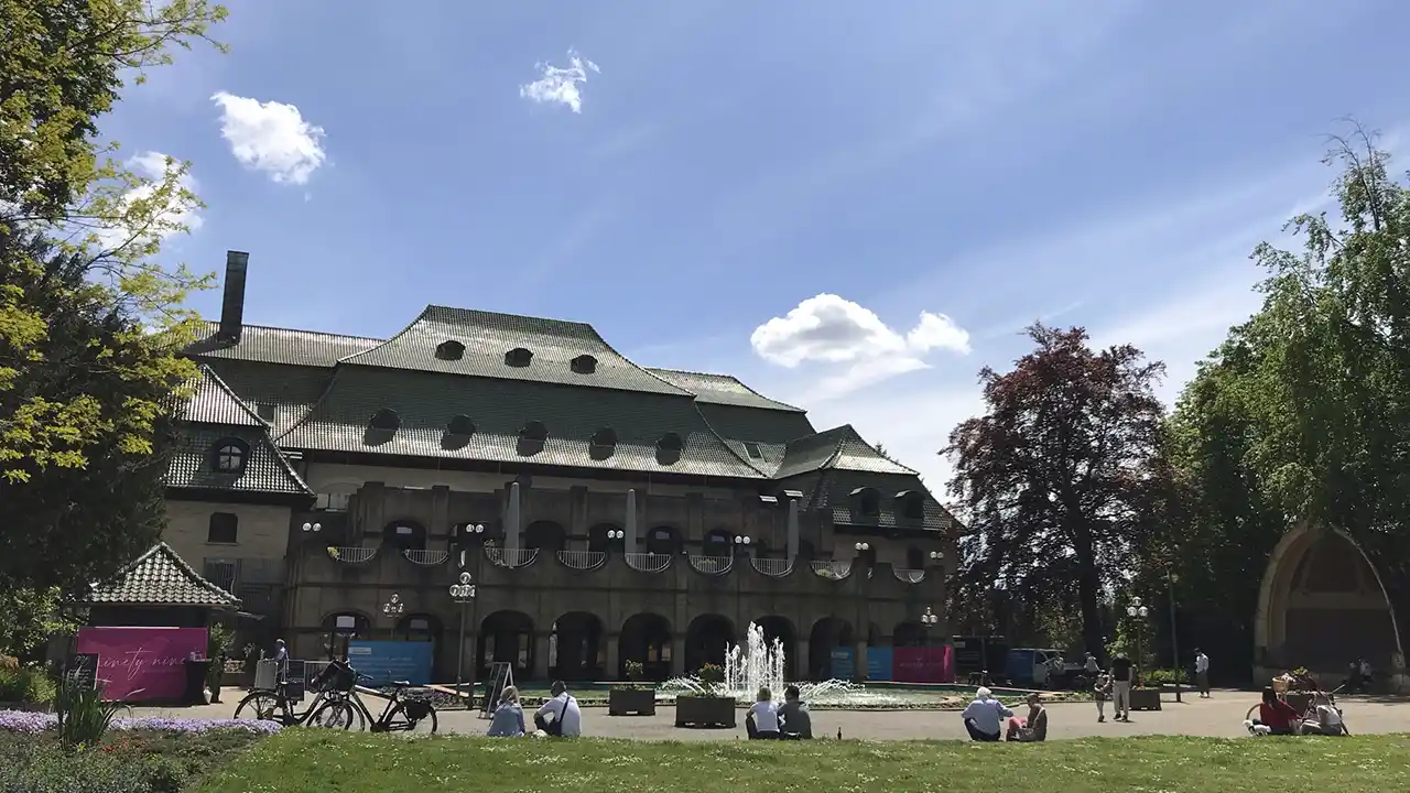 Kaiser-Friedrich-Halle – Rückseite