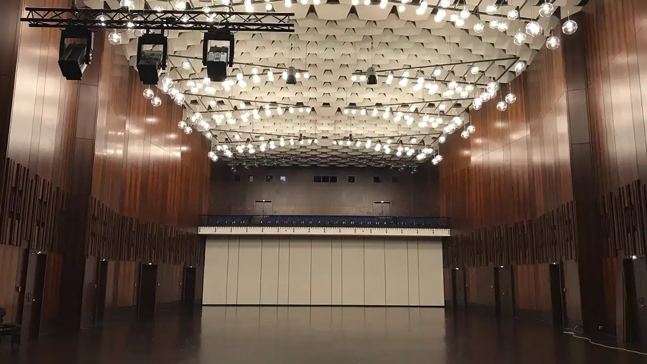 Kaiser-Friedrich-Halle – Großer Saal links